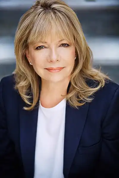 Donna Christie headshot