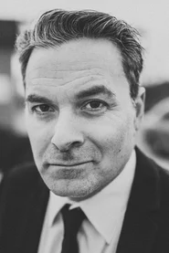 Harrison Coe headshot