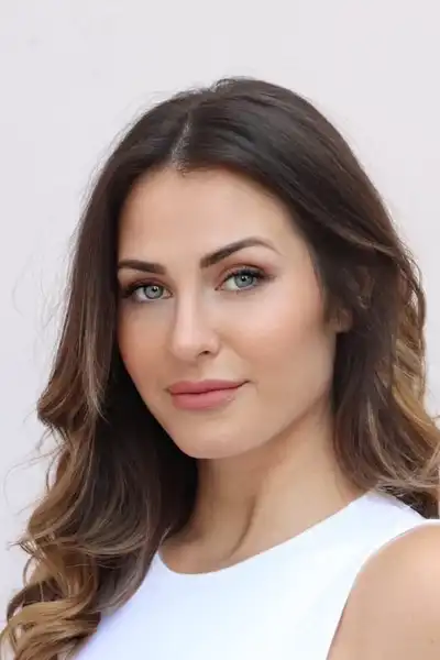 Scout Taylor-Compton headshot