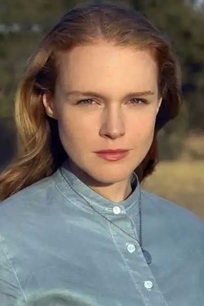 Erin Cottrell headshot