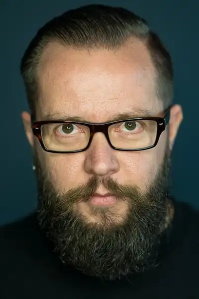 Richard Ian Cox headshot