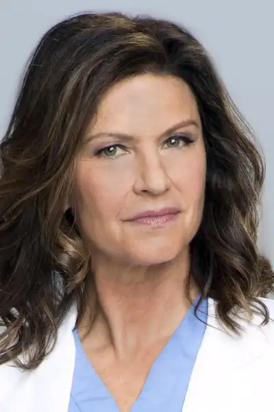 Wendy Crewson headshot