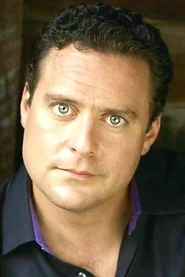 Seán Cullen headshot