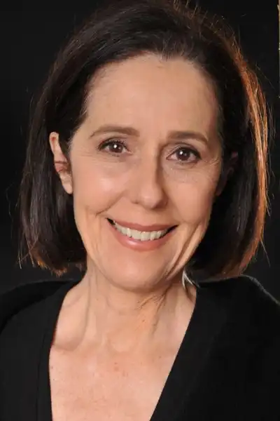 Glynis Davies headshot