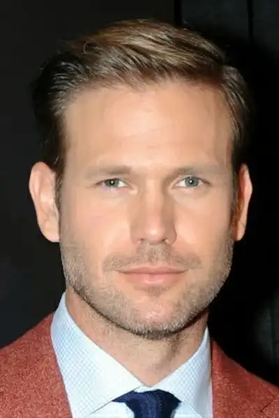 Matthew Davis headshot