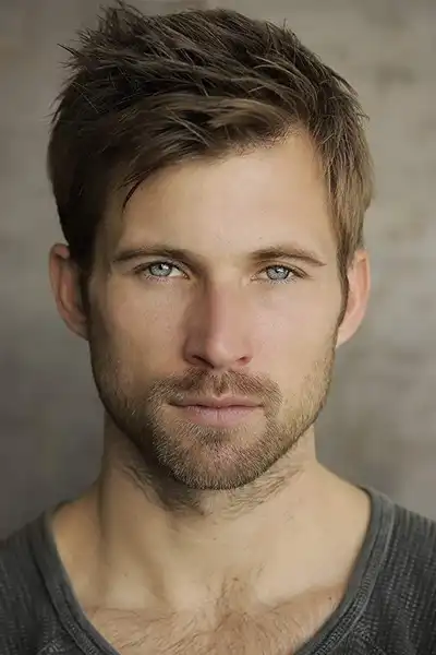 Justin Deeley headshot