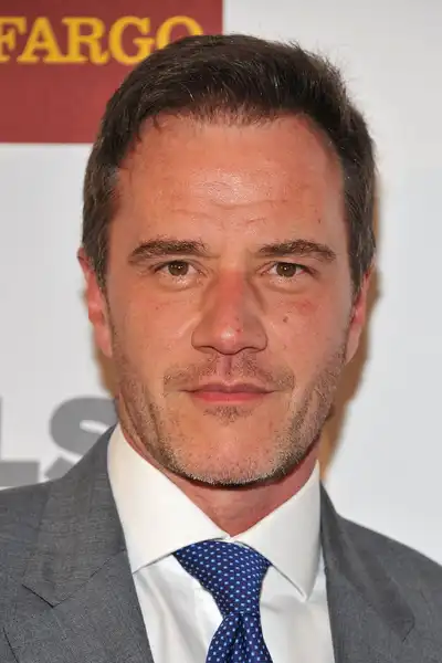 Tim DeKay headshot