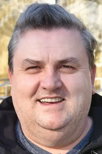 Simon Delaney headshot