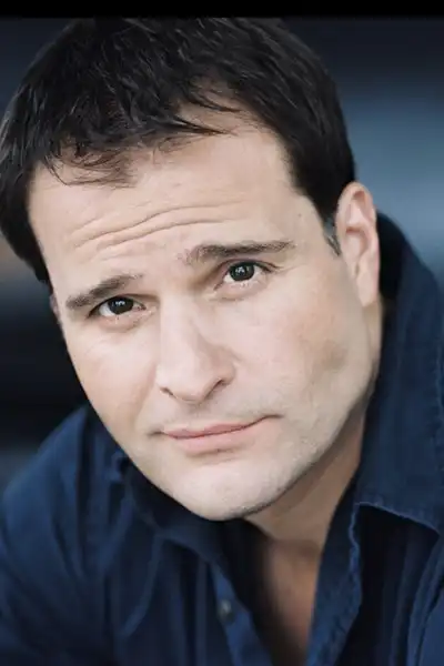 Peter DeLuise headshot