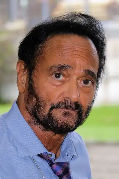 Tony Devon headshot