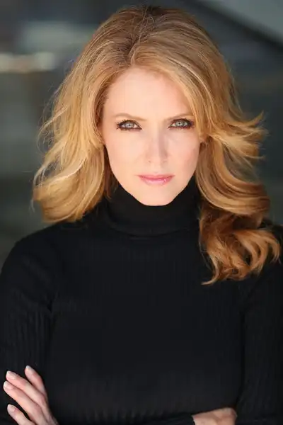 Deena Dill headshot