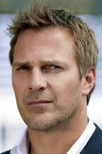 Mike Dopud headshot