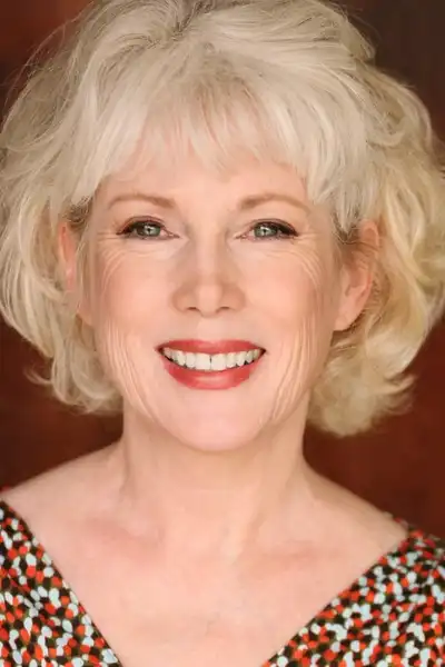 Julia Duffy headshot