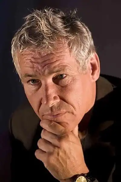 Simon Dutton headshot