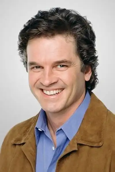 Steven Eckholdt headshot