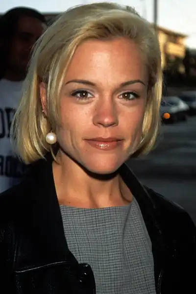 Christine Elise headshot