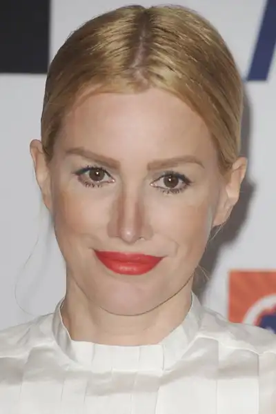 Alice Evans headshot