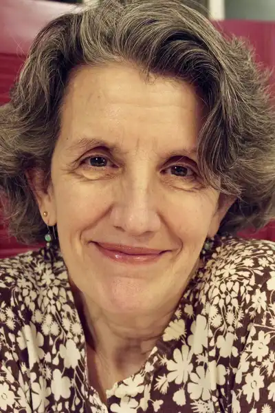 Shelley Evans headshot