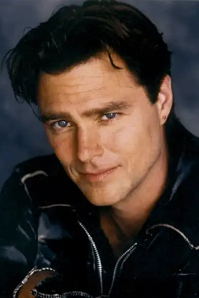 Greg Evigan headshot