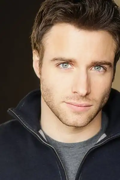 Mark Famiglietti headshot