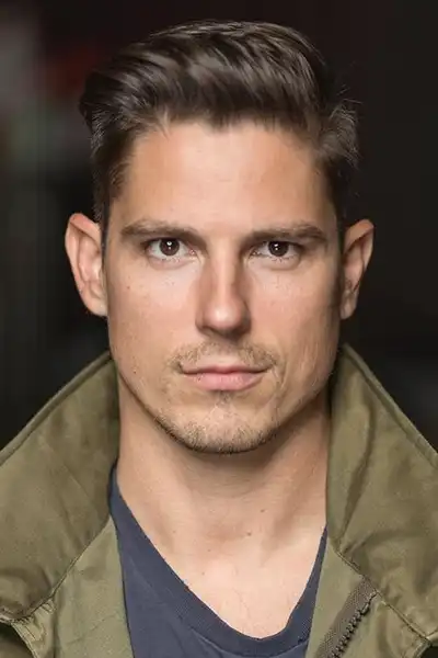 Sean Faris headshot