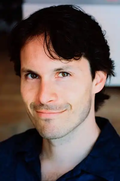 Seann Gallagher headshot
