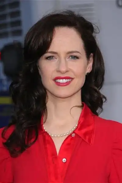 Anna Galvin headshot