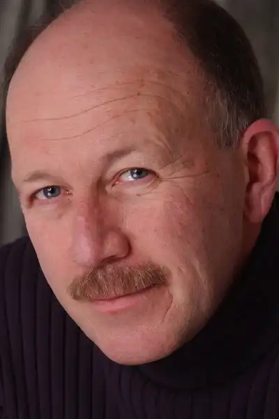Julian Gamble headshot
