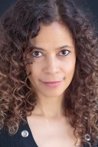 Erica Gimpel headshot