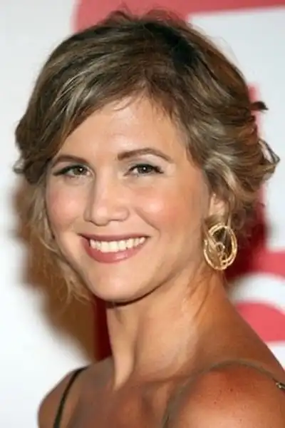 Tracey Gold headshot