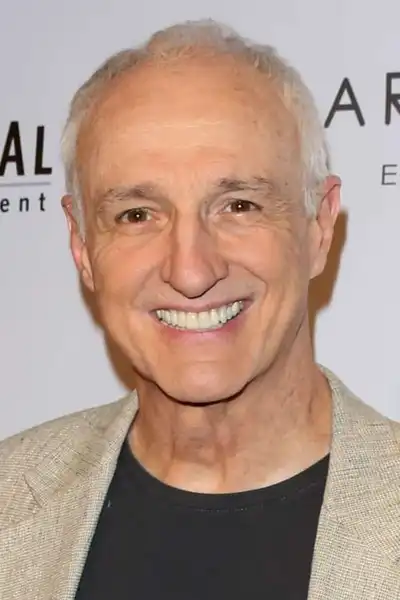Michael Gross headshot