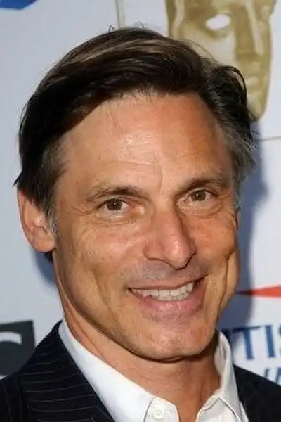 Nicholas Guest headshot