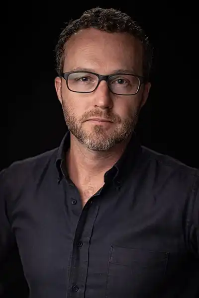 Devon Gummersall headshot