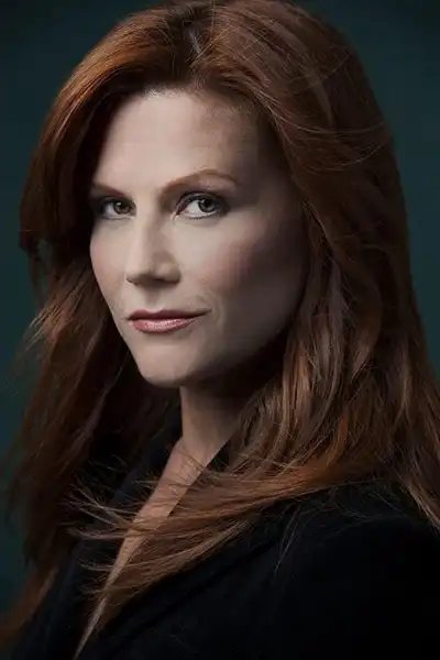 Heather Hanson headshot