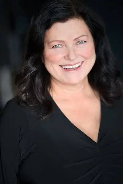 Sarah Hayward headshot