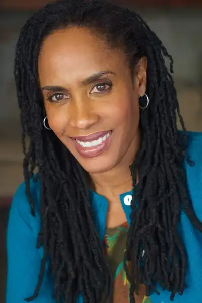Lyn Alicia Henderson headshot