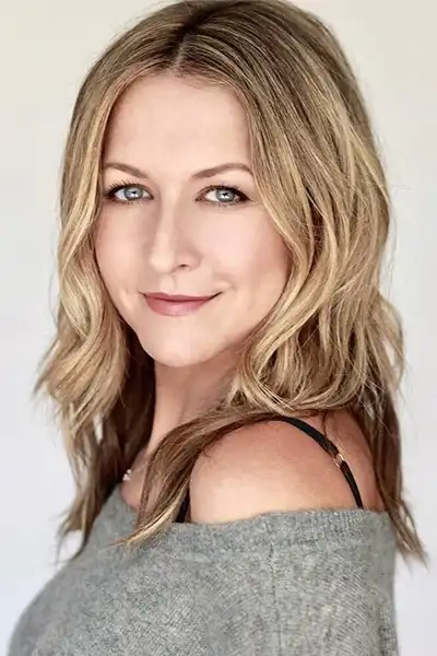 Ali Hillis headshot