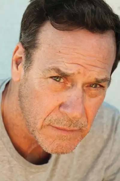 Grainger Hines headshot
