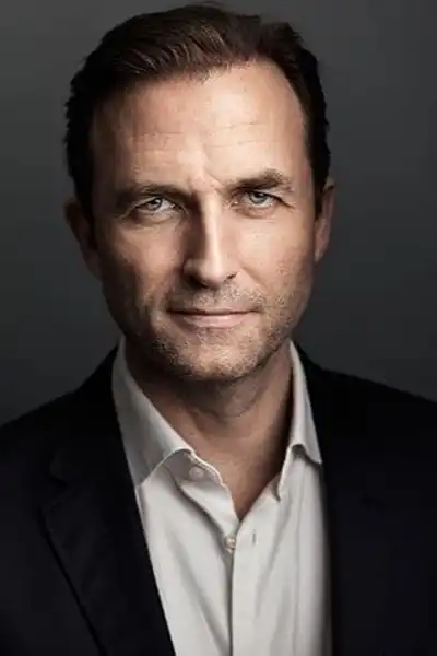 Stephen Hogan headshot
