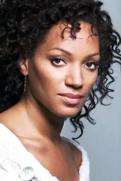 Karen Holness headshot