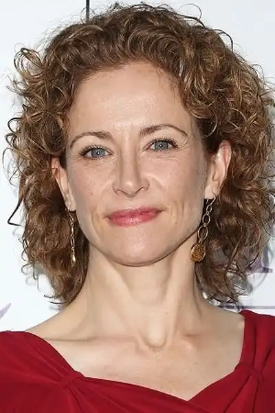 Leslie Hope headshot
