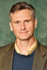 Lincoln Hoppe headshot