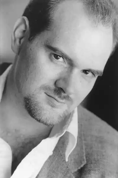 Tracy Howe headshot