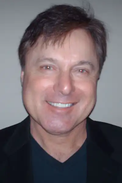 Robert Huculak headshot