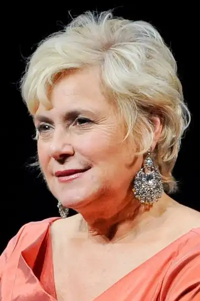 Cathy Jones headshot