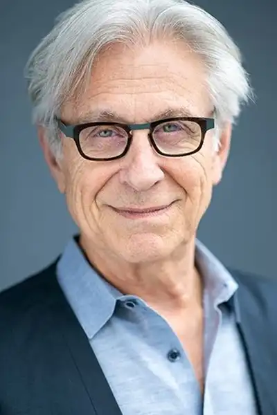 Harvey Kahn headshot