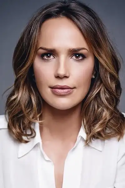 Arielle Kebbel headshot