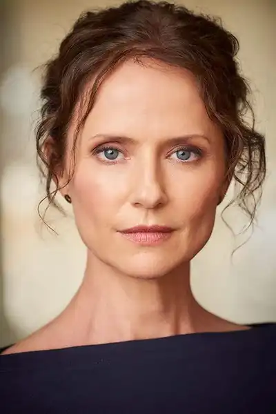 Jean Louisa Kelly headshot