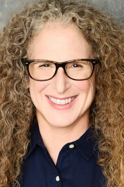 Amy Krell headshot