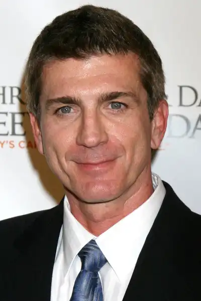 Joe Lando headshot